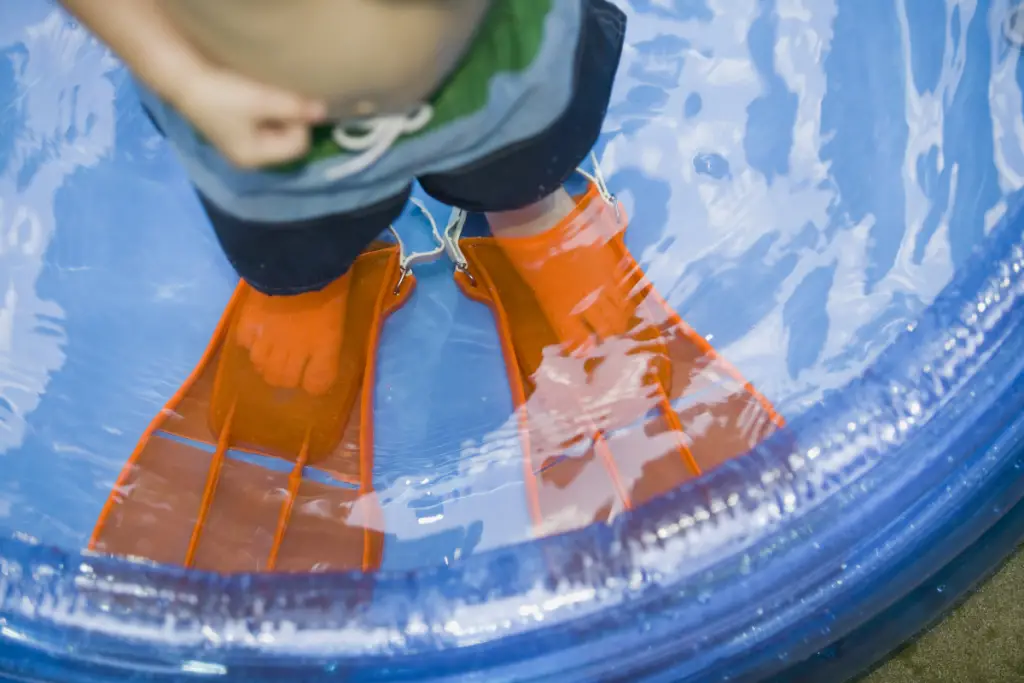 kiddie pool with filter and cover